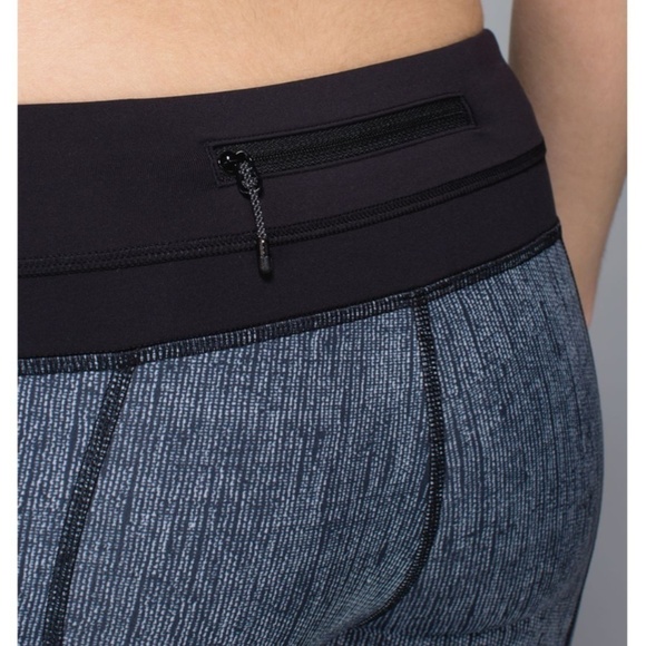 Lululemon Run: Inspire Crop II *All Luxtreme Burlap Texture Black Dune / Black 8 - Picture 4 of 12